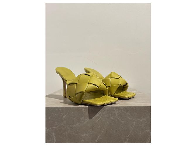 Mules Bottega Veneta Lido T.40 Verde - vista 2