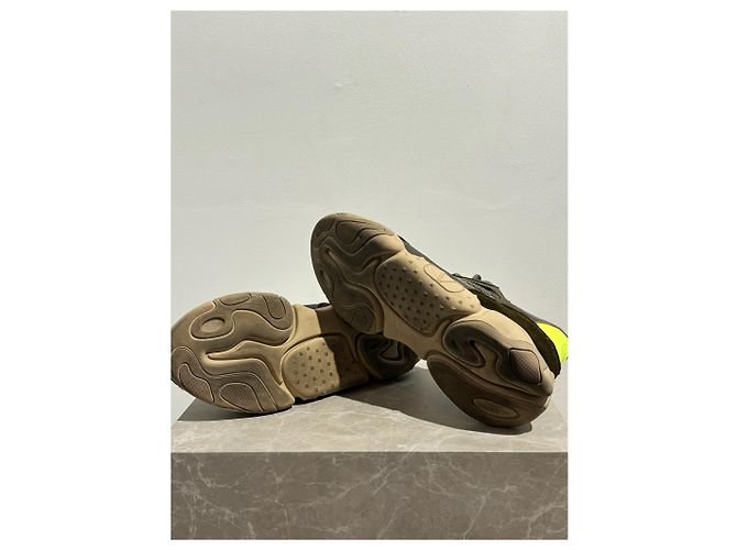 Valentino Garavani Sneakers Valentino kaki T.46 IT Cachi - vista 8