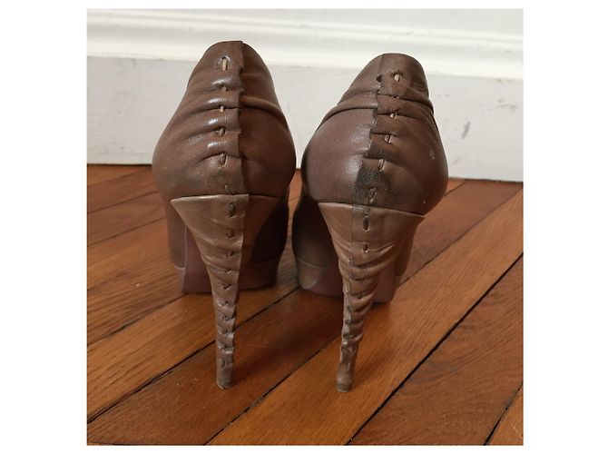 Décolleté Miu Miu taupe T.36,5 Beige - vista 3