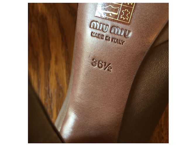 Décolleté Miu Miu taupe T.36,5 Beige - vista 6