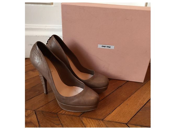 Décolleté Miu Miu taupe T.36,5 Beige - vista 7