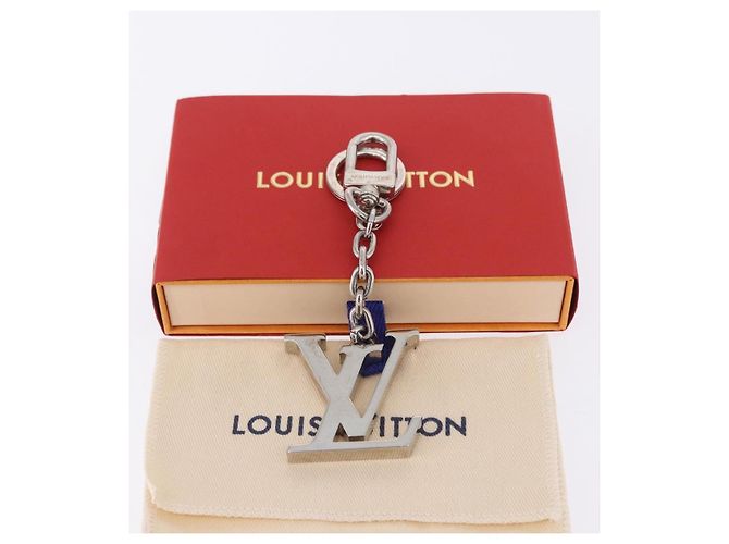 LOUIS VUITTON Porte Cre Printed Initials LV Charm Metal M65071 LV Auth 203696V Argento - vista 12
