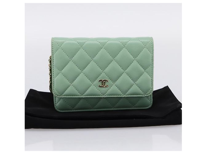 Portafoglio a spalla con catena CHANEL Matelasse in pelle d'agnello verde e oro CC Auth am12655SAM D'oro - vista 12