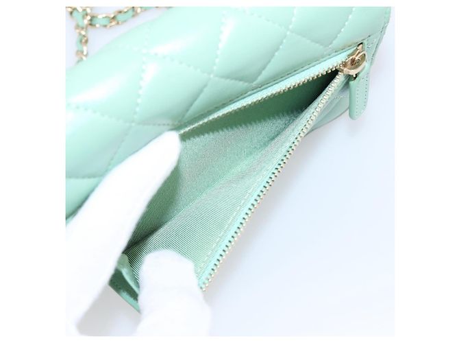Portafoglio a spalla con catena CHANEL Matelasse in pelle d'agnello verde e oro CC Auth am12655SAM D'oro - vista 29