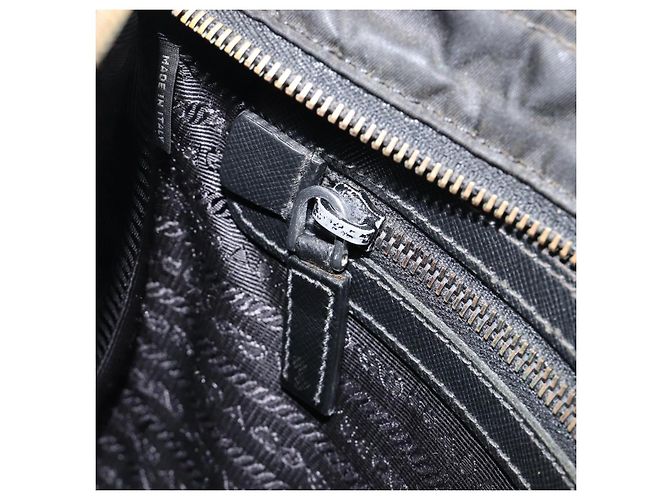 Bolso de hombro PRADA Nylon Black Silver Auth 205158 Negro Plata - vista 27