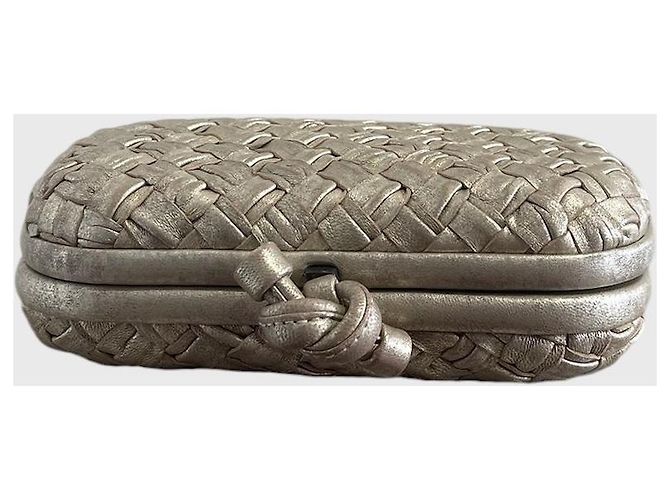 Minaudière Bottega Veneta champagne D'oro - vista 5
