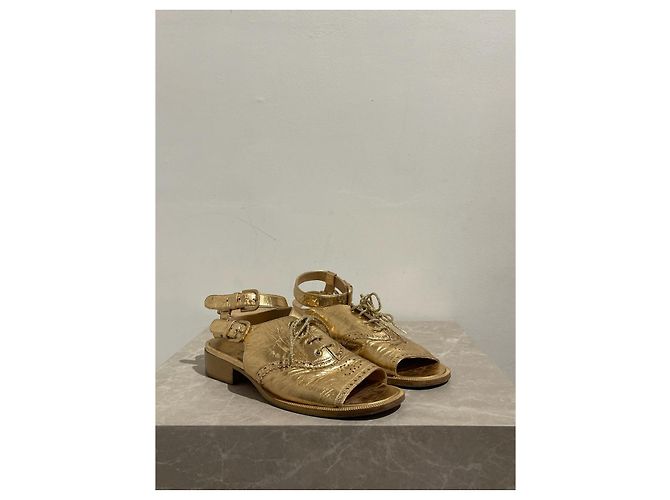 Sandali Chanel dorati T.37,5 D'oro - vista 3