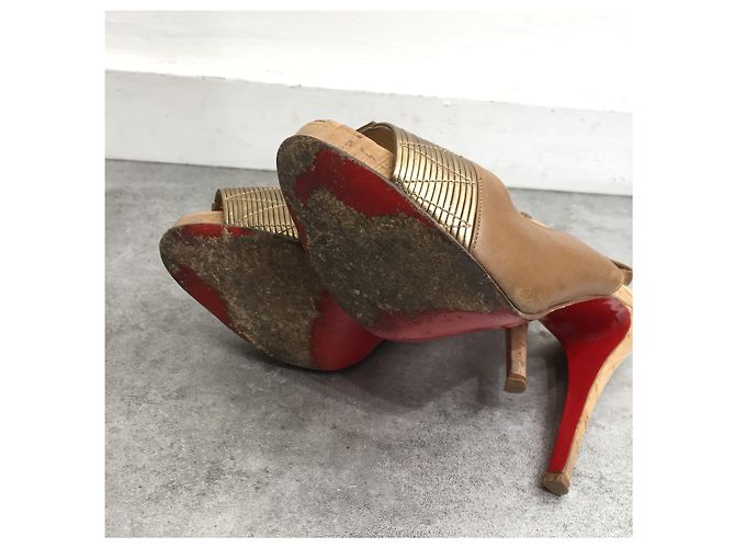Décolleté Christian Louboutin camel T.37,5 Cammello - vista 6