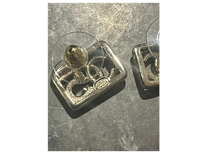 Brincos Chanel 5 Dourado - vista 4