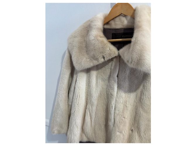 Chaqueta Louis Vuitton de visón T.40 Beige - vista 3