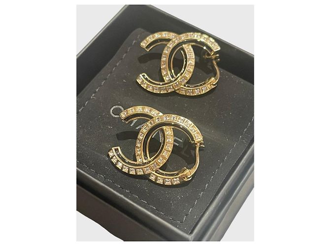 Orecchini Chanel CC neri D'oro - vista 2