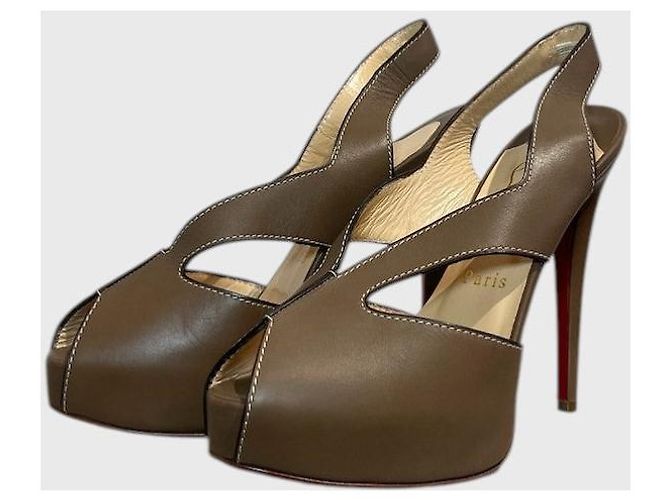 Décolleté Christian Louboutin camel T.37 Cammello - vista 3