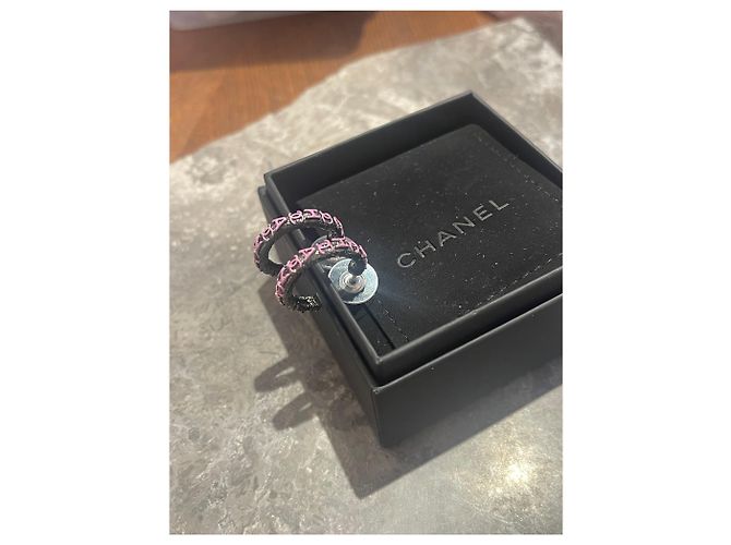 Orecchini Chanel a cerchio rosa Nero - vista 3