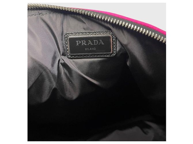 Clutch Prada in nylon rosa con logo triangolare - vista 9