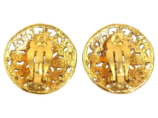 Orecchini a clip rotondi in filigrana Chanel CC placcati oro D'oro - vista 2