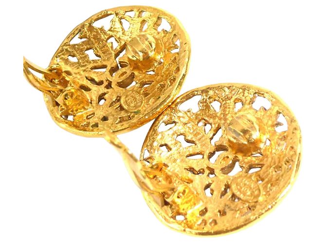 Orecchini a clip rotondi in filigrana Chanel CC placcati oro D'oro - vista 7