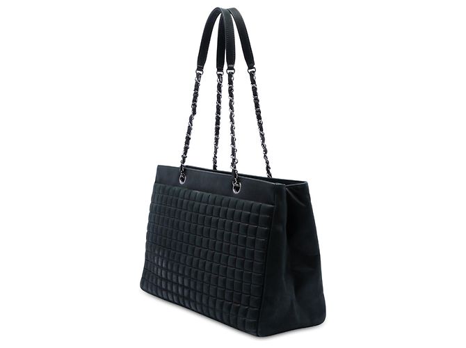Borsa Tote Chanel CC Bubble Quilt in vitello iridescent nero con catena - vista 2