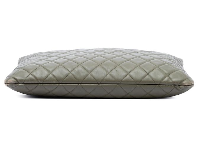 Clutch Chanel Large Quilted Lambskin Cuba La Habana O Case Verde - vista 3