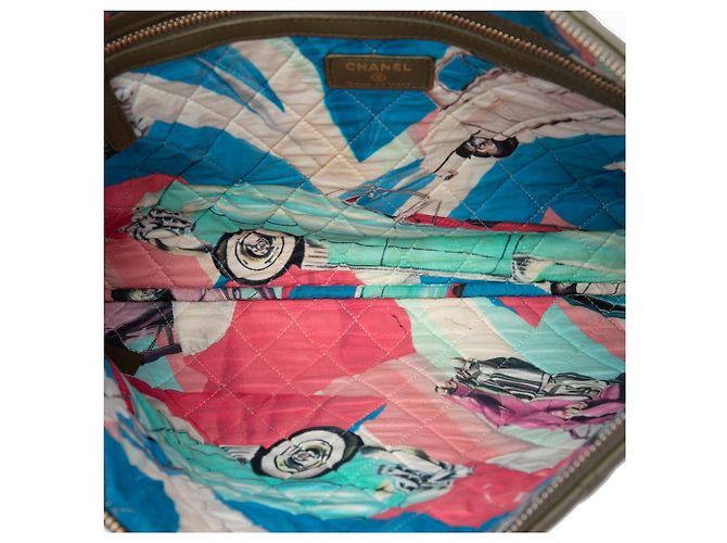 Clutch Chanel Large Quilted Lambskin Cuba La Habana O Case Verde - vista 4
