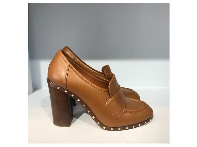 Valentino Garavani Décolleté Valentino camel T.38,5 Cammello - vista 2