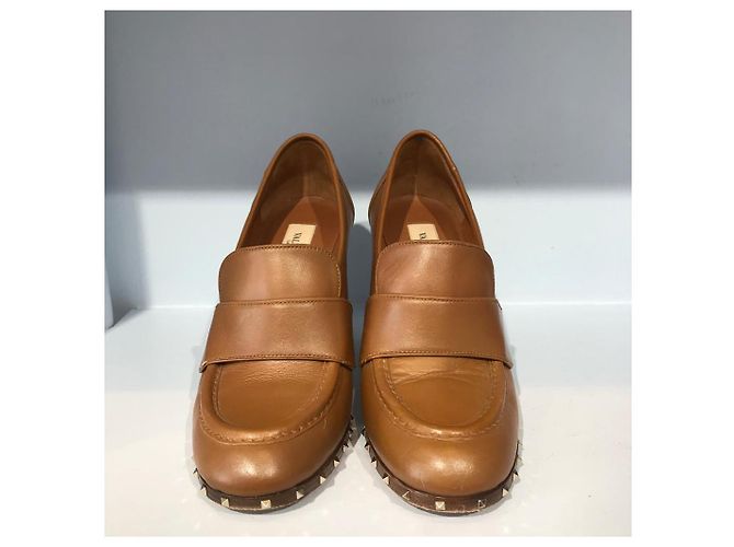 Valentino Garavani Décolleté Valentino camel T.38,5 Cammello - vista 3