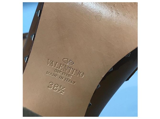 Valentino Garavani Décolleté Valentino camel T.38,5 Cammello - vista 5