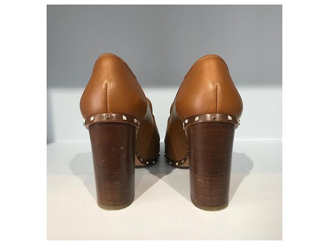 Valentino Garavani Décolleté Valentino camel T.38,5 Cammello - vista 6