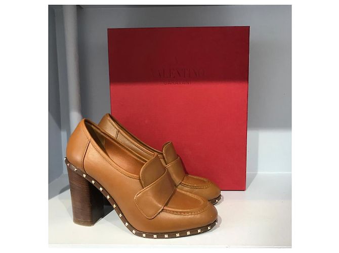 Valentino Garavani Décolleté Valentino camel T.38,5 Cammello - vista 8