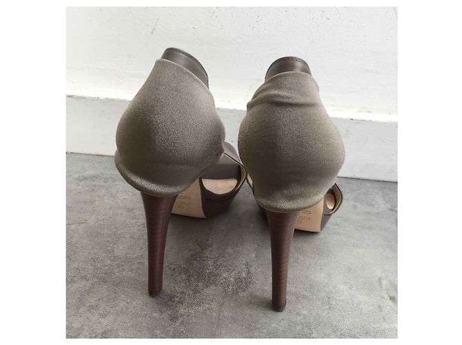Sandali Fendi grigi T.36,5 Beige - vista 3