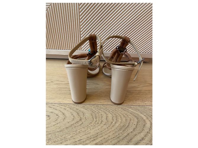 Valentino Garavani Sandali Valentino beige T.35 - vista 4