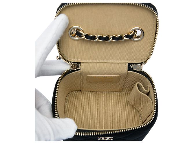 Mini Vanity Case Chanel Pearl Crush in velluto nero con tracolla a catena - vista 4