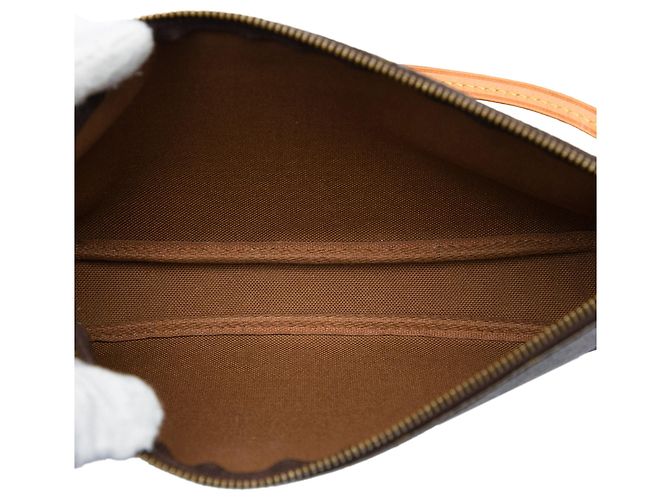 Bolso de hombro Louis Vuitton Monogram Pochette Accessoires Marrón Castaño - vista 4
