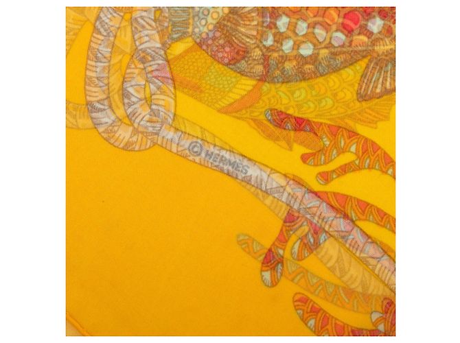 Pañuelo de seda chiffon Hermès Grands Fonds Amarillo 90 - vista 5