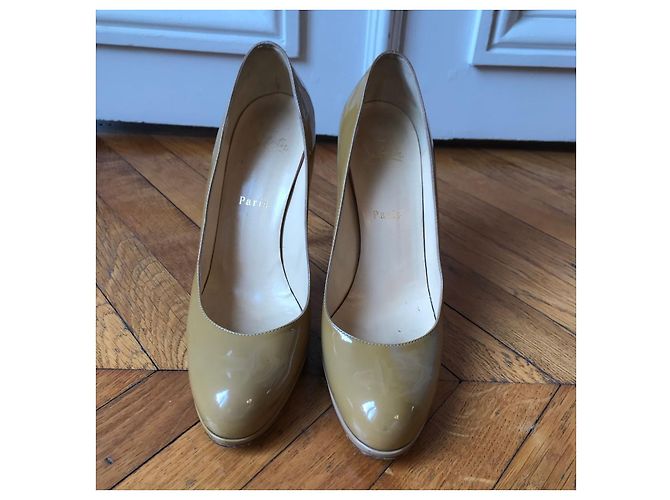 Décolleté Christian Louboutin T.39,5 Beige - vista 2