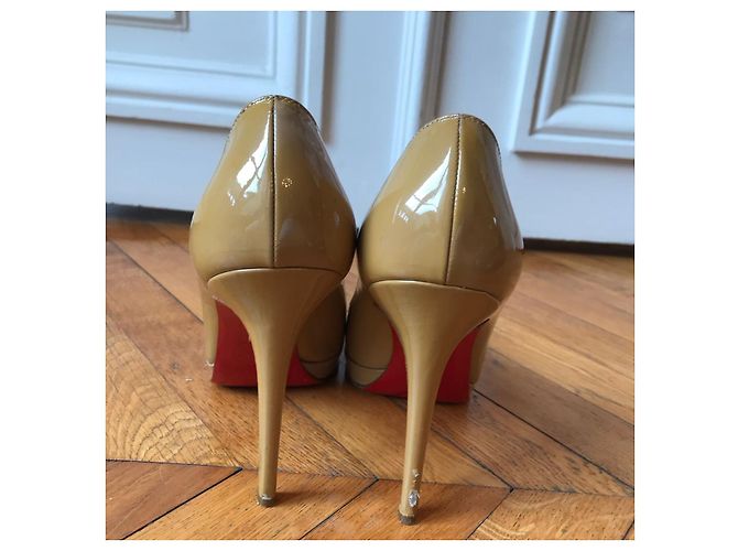 Décolleté Christian Louboutin T.39,5 Beige - vista 3