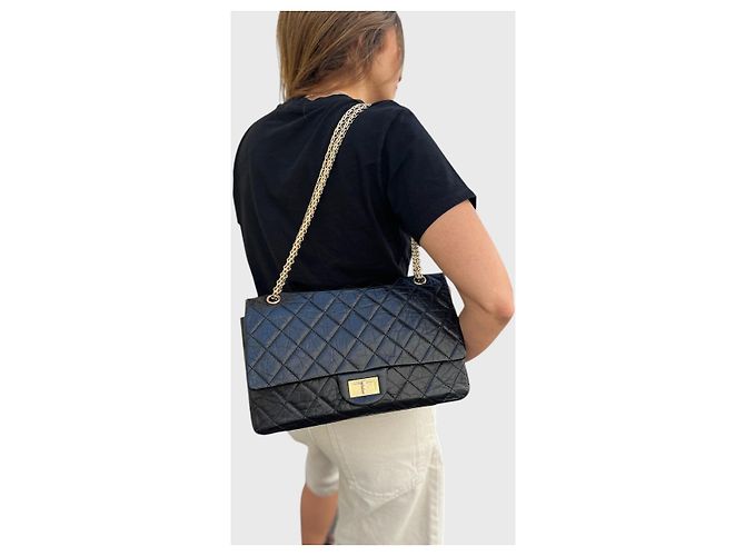 Chanel 2.55 Tasche aus schwarzem gestepptem Leder - Ansicht 3