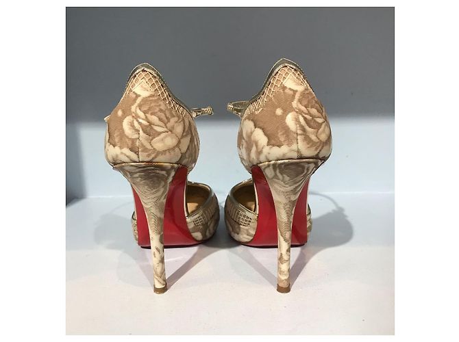 Décolleté Christian Louboutin T.37,5 Bianco - vista 4