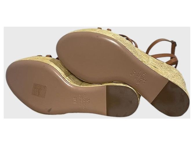 Valentino Garavani Sandali Valentino camel T.37,5 Cammello - vista 6