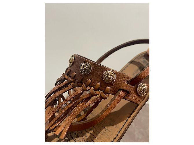 Valentino Garavani Sandali Valentino camel T.37 Cammello - vista 4