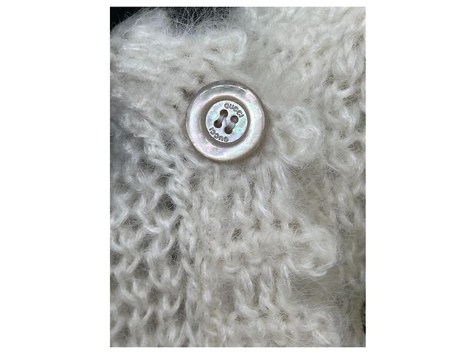 Gucci Strickjacke aus weißer Wolle mit Gänseblümchen Brosche Mehrfarben - Ansicht 3