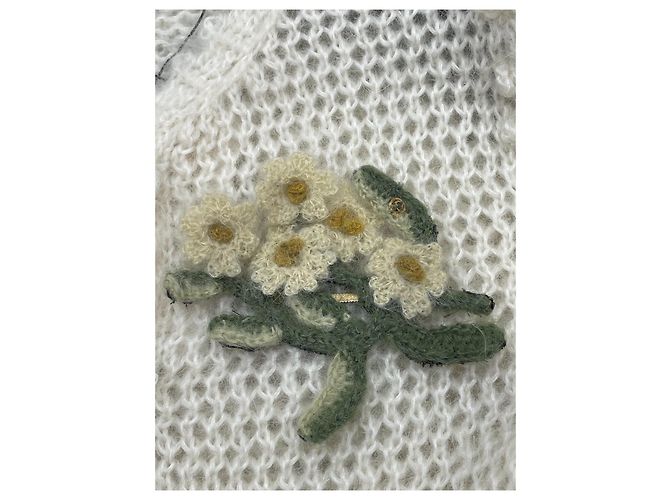 Gucci Strickjacke aus weißer Wolle mit Gänseblümchen Brosche Mehrfarben - Ansicht 5