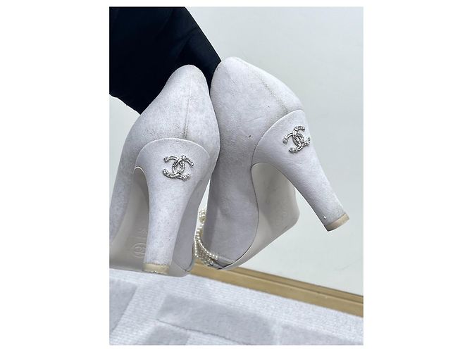 Décolleté Chanel con Perle a Punta in Pelle 36.5 Multicolore - vista 3