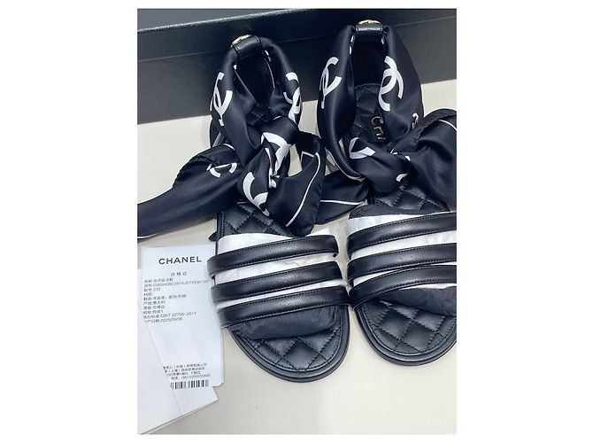 Sandali Chanel Neri in Tessuto con Cinturino a Nastro Double-C Taglia 36 Multicolore - vista 3