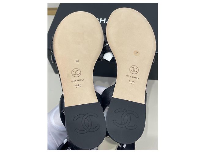 Sandali Chanel Neri in Tessuto con Cinturino a Nastro Double-C Taglia 36 Multicolore - vista 8