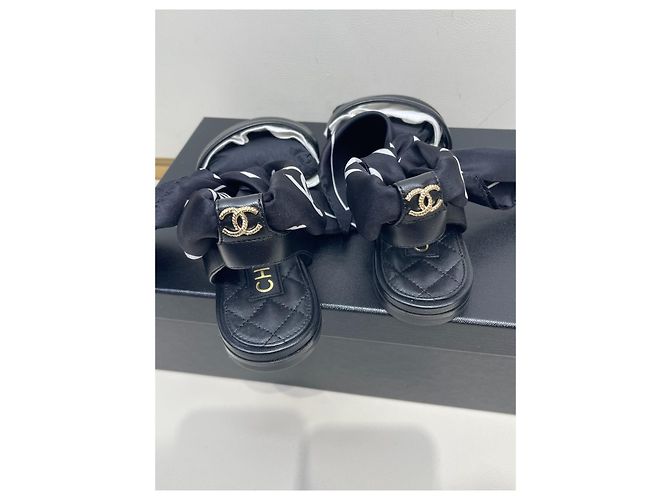 Sandali Chanel Neri in Tessuto con Cinturino a Nastro Double-C Taglia 36 Multicolore - vista 9