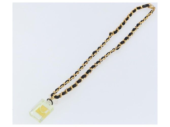 Collana a catena lunga in metallo Chanel CC con pendente a forma di flacone di profumo, pelle, cristalli e perle sintetiche D'oro - vista 2