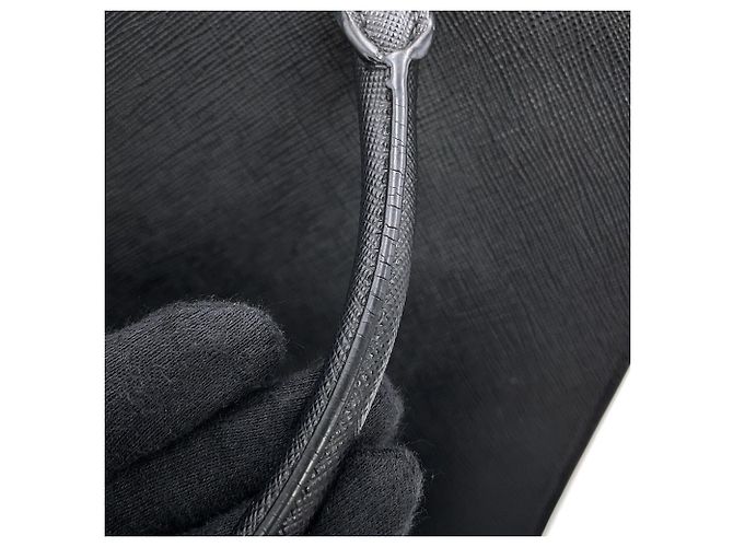 Sac à main Prada en cuir Saffiano Noir - vue 13