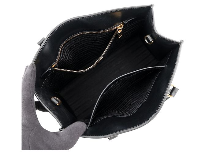 Sac à main Prada en cuir Saffiano Noir - vue 6