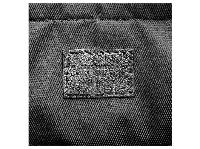 Sac à épaule Trio Monogram Shadow Louis Vuitton Noir - vue 17