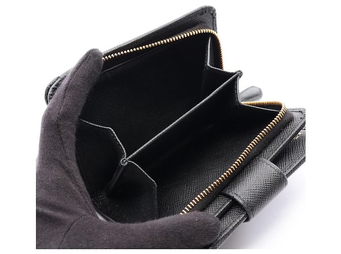 Portafoglio bi-fold Prada Saffiano Triangolo Nero - vista 4